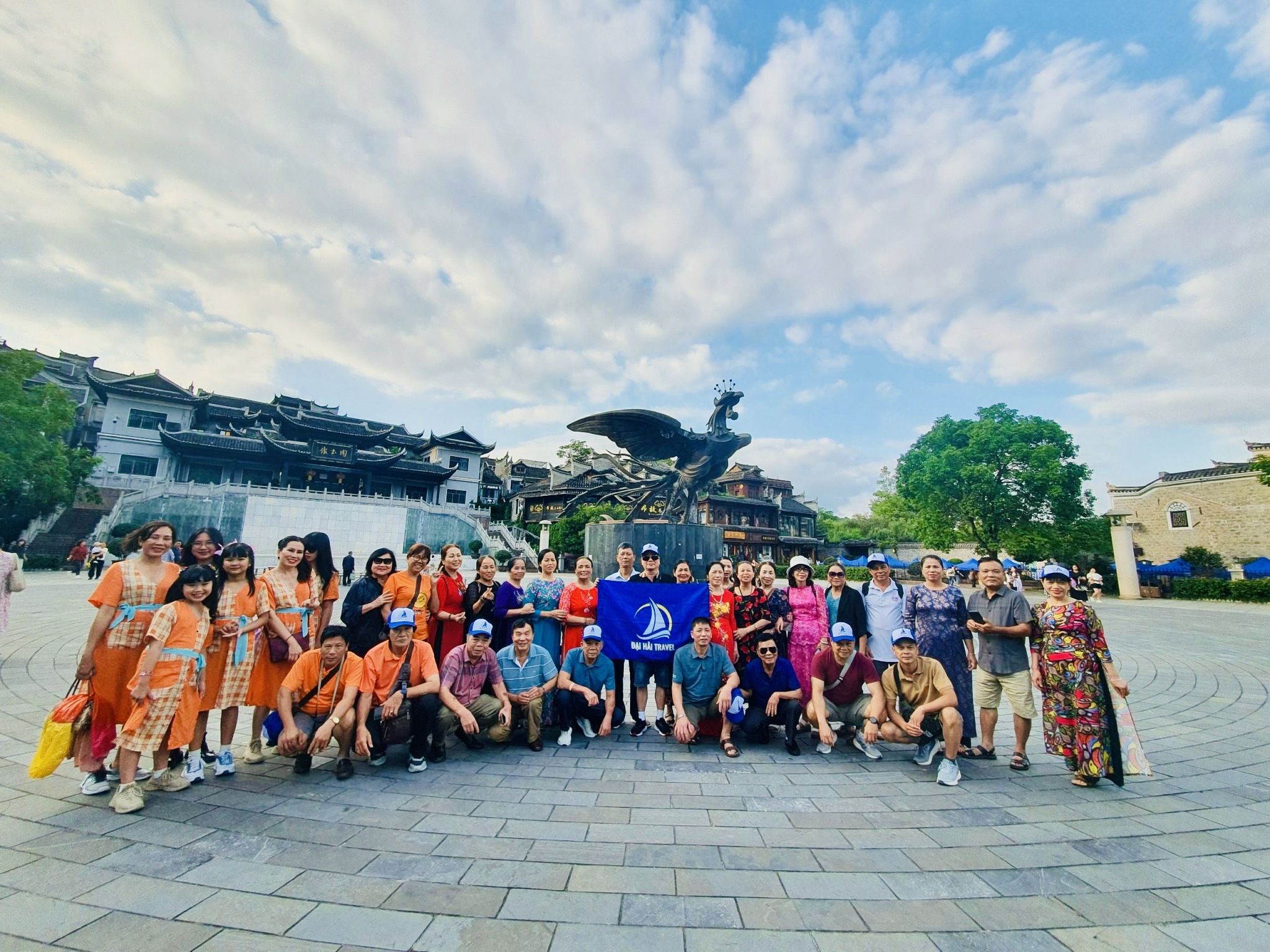 Cập nhật hình ảnh đoàn khách Phượng Hoàng Cổ Trấn 6N5Đ (03/09 – 08/10/2024)