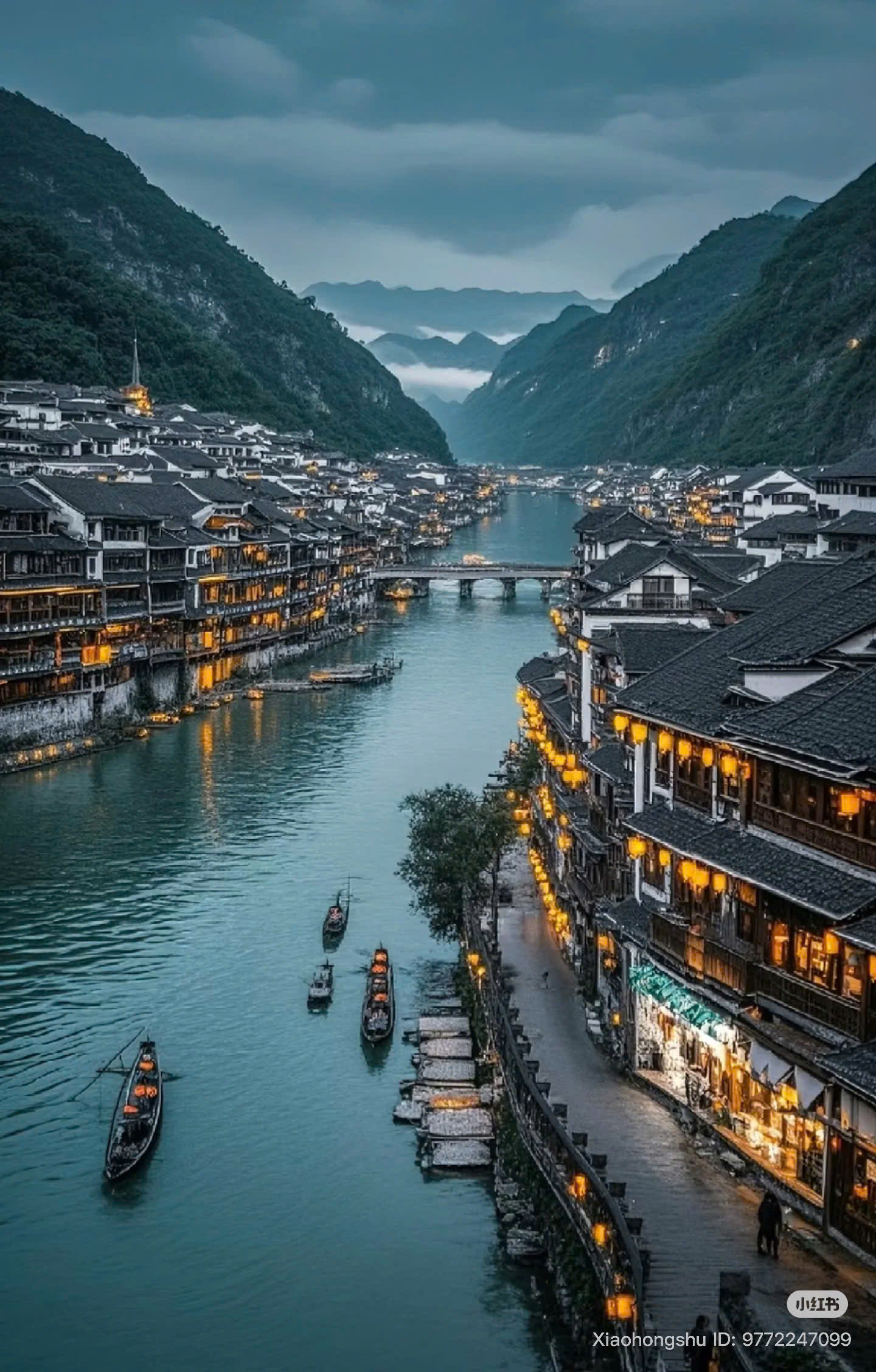 Phượng Hoàng Cổ Trấn đường bay thẳng