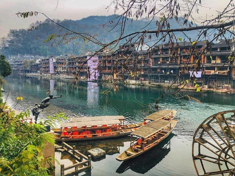 Phượng Hoàng cổ trấn (Hồ Nam, Trung Quốc) hơn 1.300 năm tuổi điểm đến thu hút khách Việt