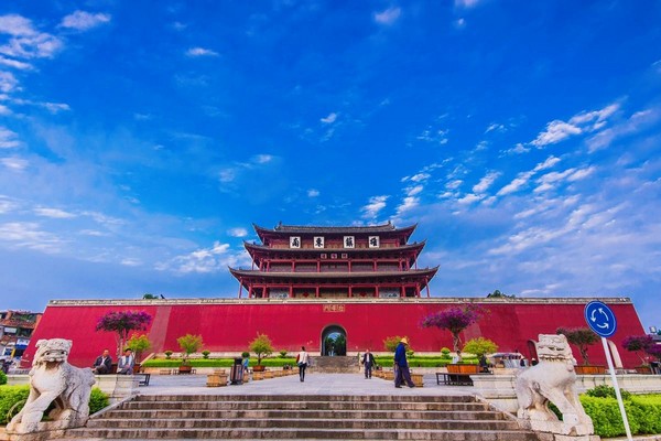 TRIỀU DƯƠNG LẦU – Kiến Trúc mang tính biểu tượng của Vân Nam